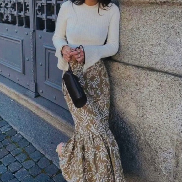 Jupe Midi Zara - Picture 1 of 6